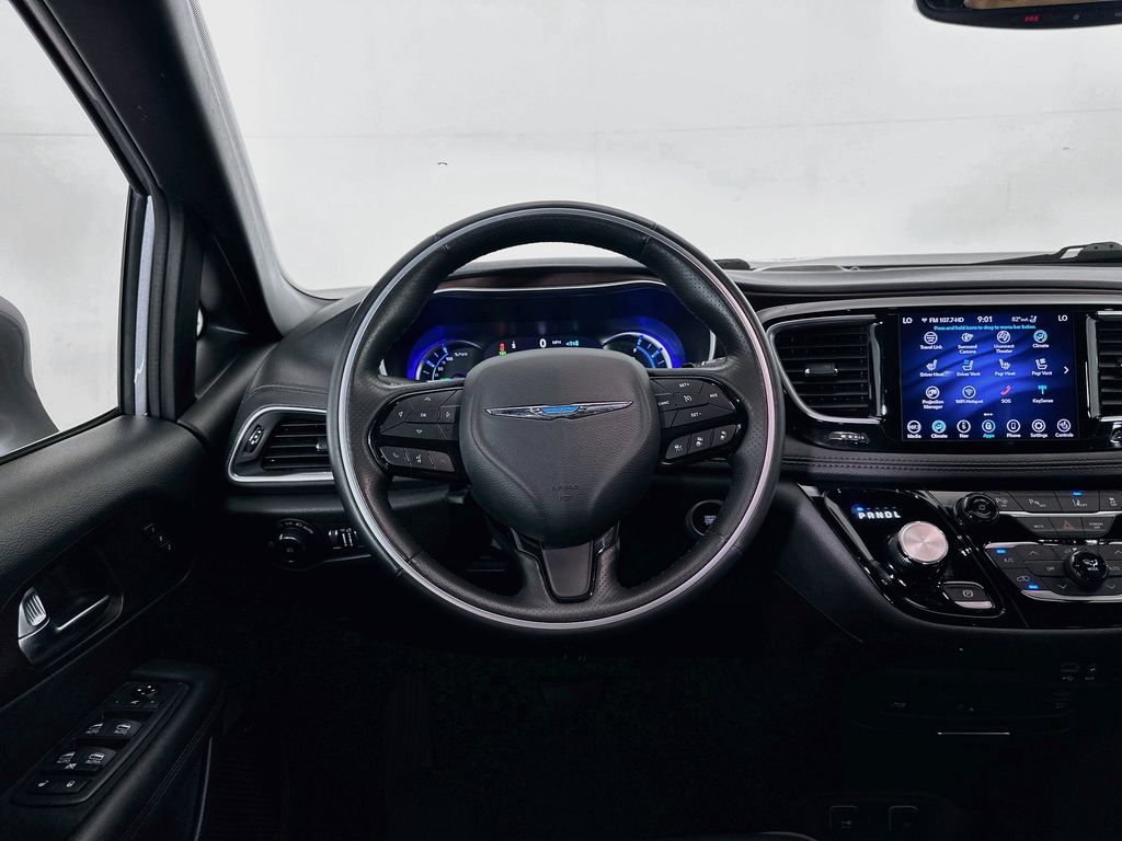 Thumbnail: 2020 Chrysler Pacifica - 23