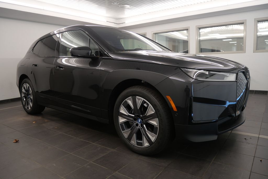 2025 BMW iX xDrive50 8