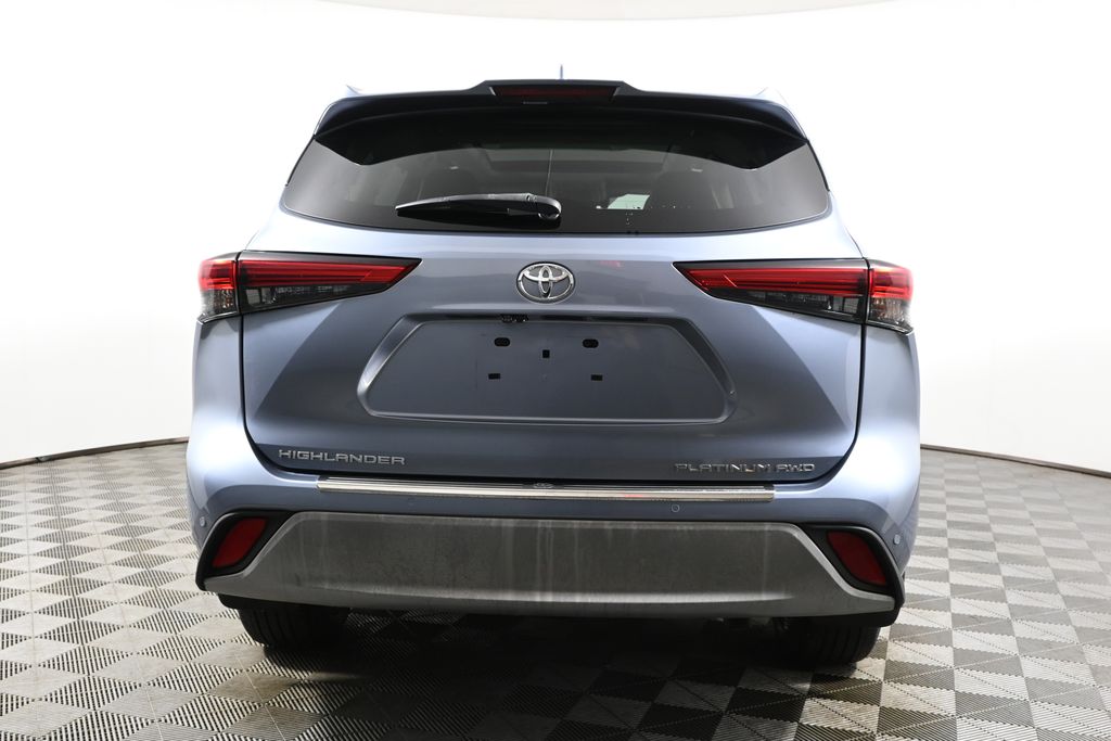 Thumbnail: 2020 Toyota Highlander - 7