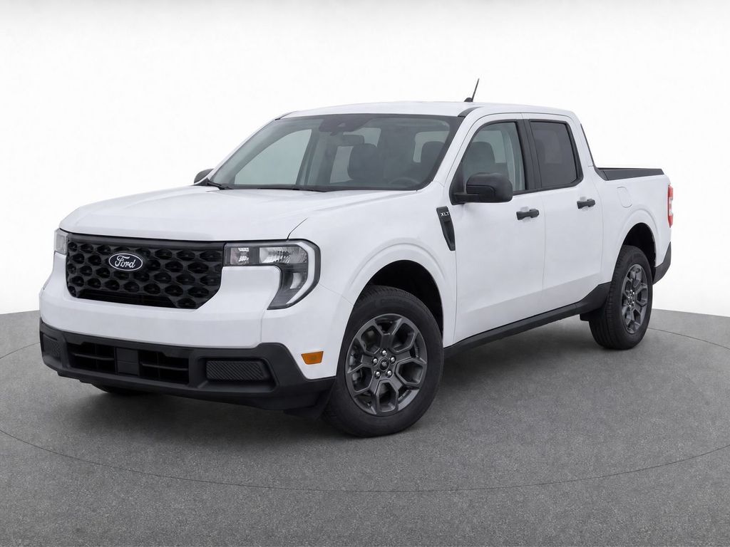New 2026 Space White Metallic Ford XLT image 2