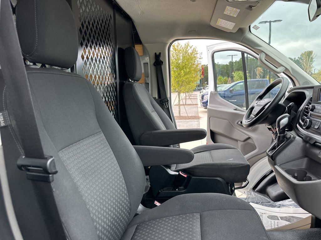 2022 Ford Transit-250 Base 26