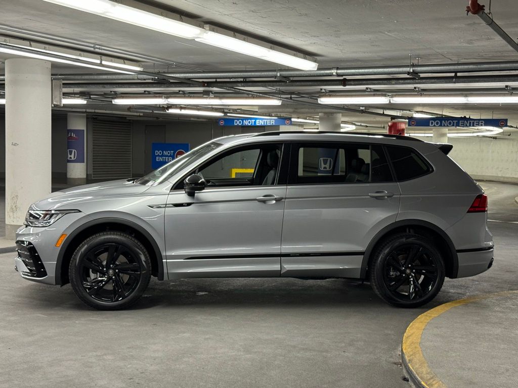 2024 Volkswagen Tiguan 2.0T SE R-Line Black 30