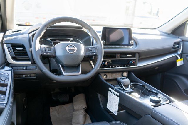 2026 Nissan Rogue SV - 7