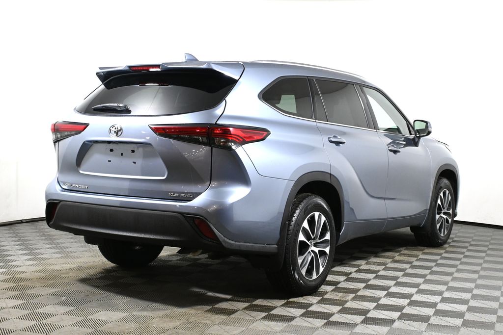 Thumbnail: 2021 Toyota Highlander - 7