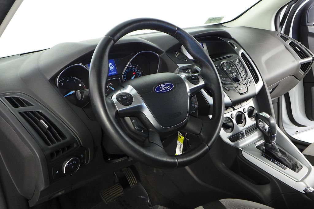 Thumbnail: 2012 Ford Focus - 29