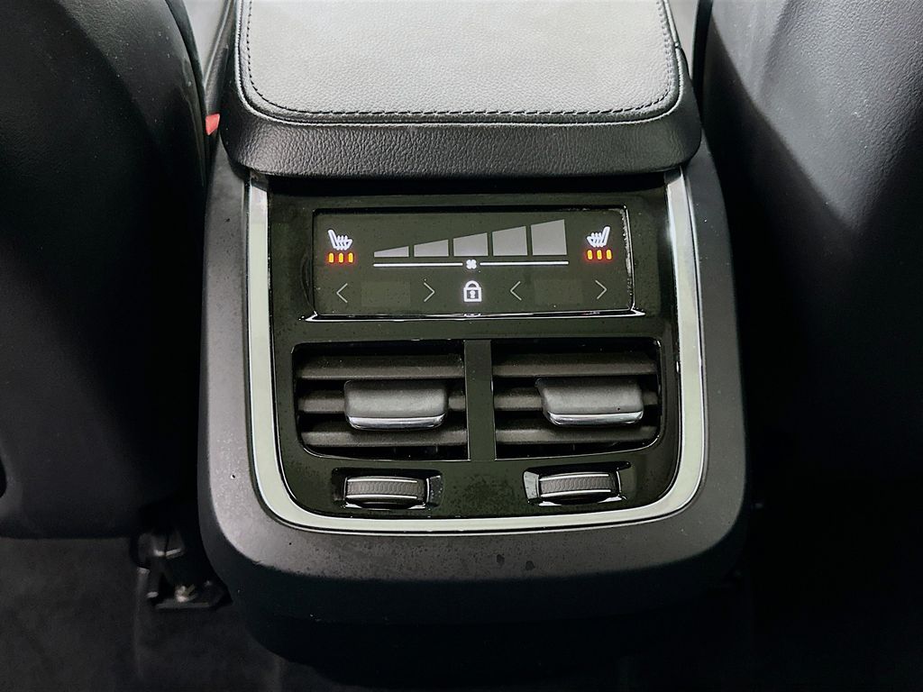 Thumbnail: 2020 Volvo XC90 - 26