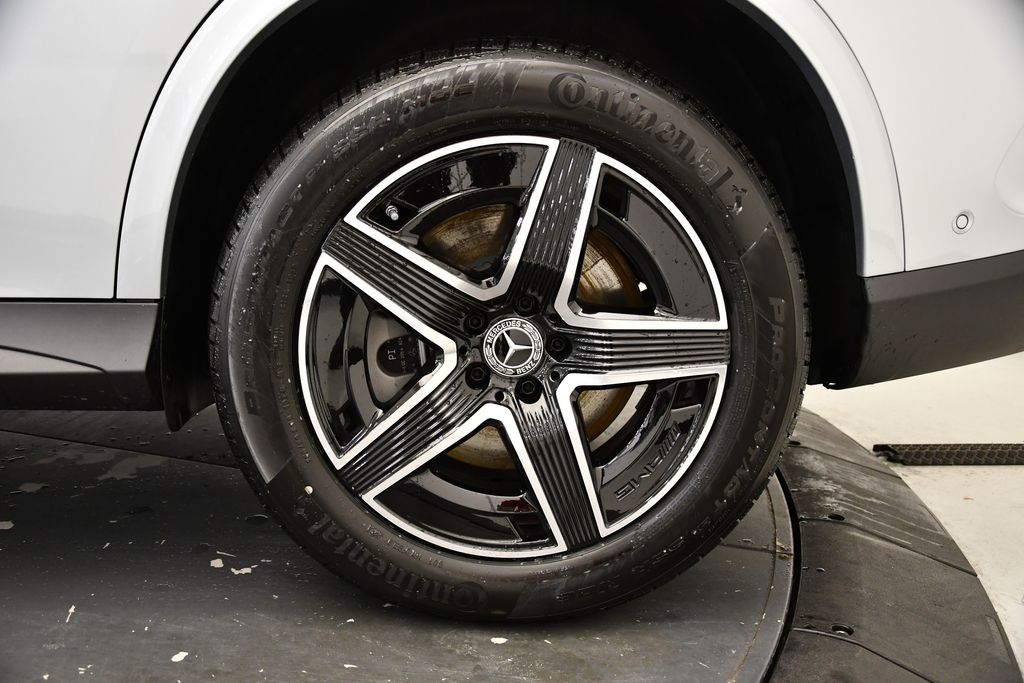 Thumbnail: 2025 Mercedes-Benz GLC - 14