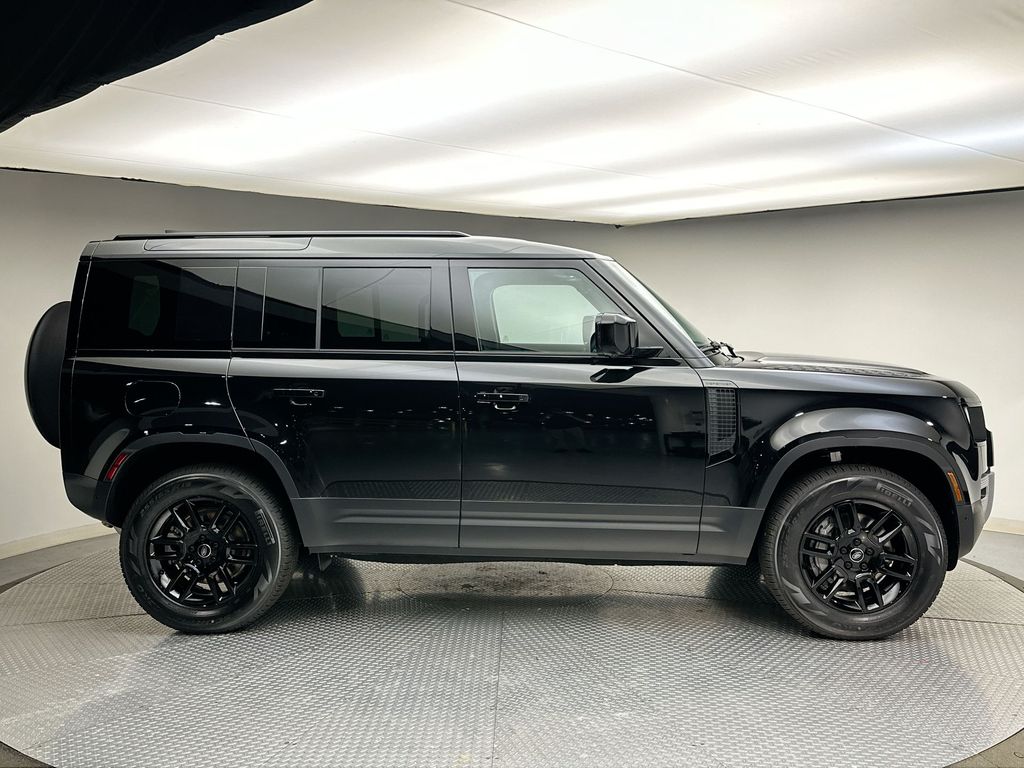 2025 Land Rover Defender 110 4