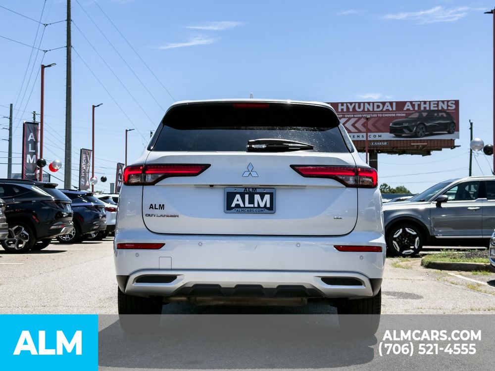 Used 2024 Gray Mitsubishi SE image 5