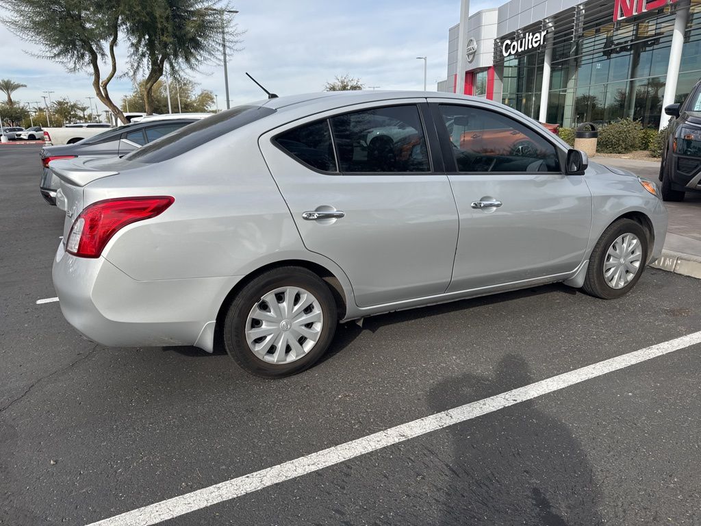 2013 Nissan Versa 1.6 SV 4