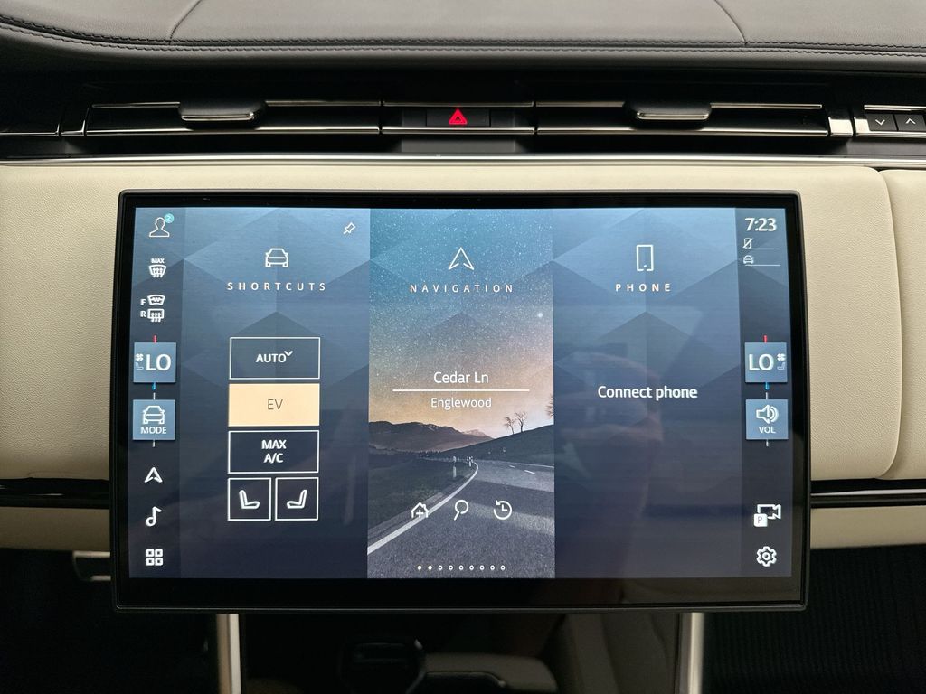 Thumbnail: 2025 Land Rover Range Rover - 26