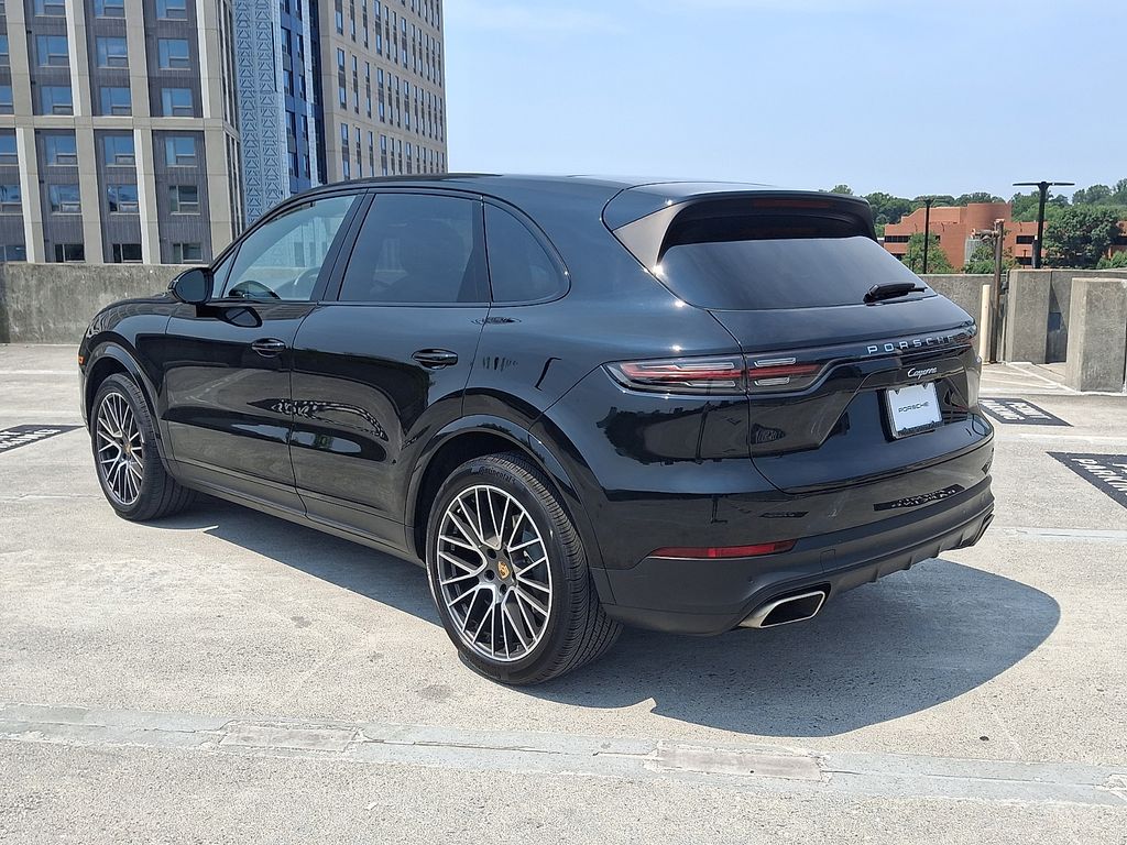 Thumbnail: 2023 Porsche Cayenne - 10