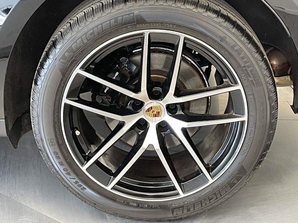 2023 Porsche Macan - 11