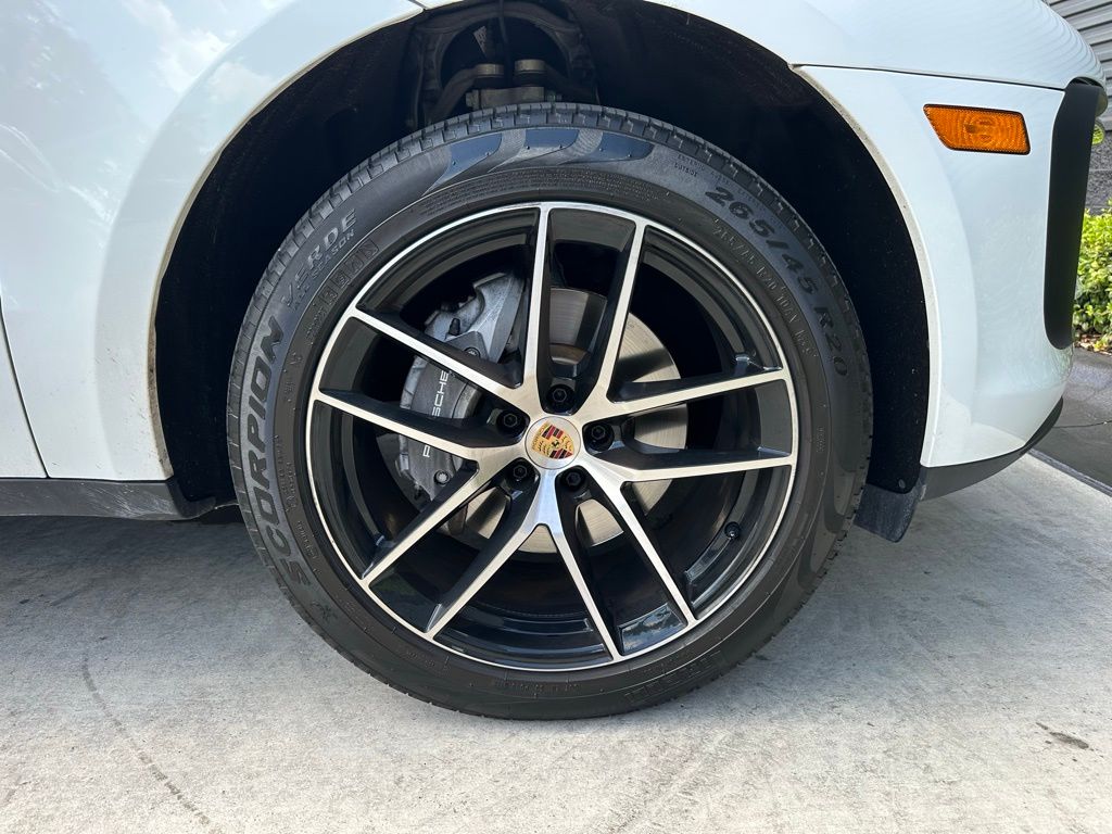 Thumbnail: 2023 Porsche Macan - 15