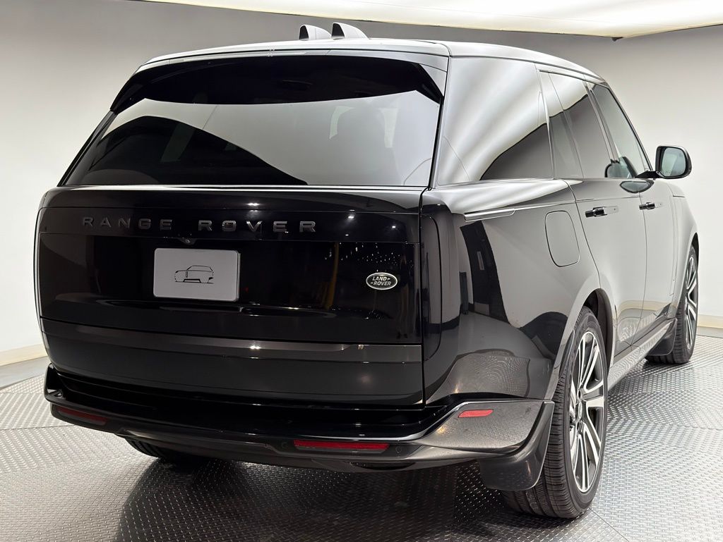 Thumbnail: 2023 Land Rover Range Rover - 3