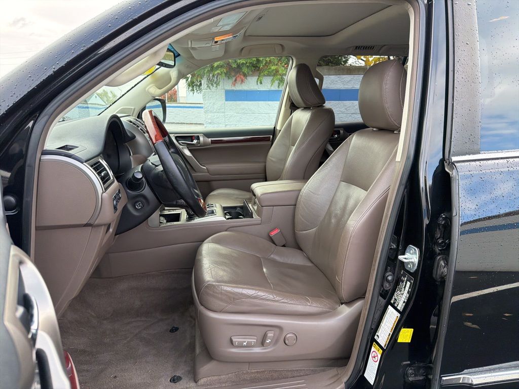 Thumbnail: 2016 Lexus GX - 18