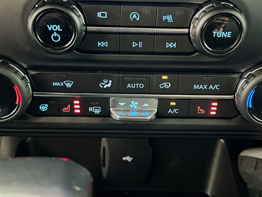 Thumbnail: 2022 Ford Bronco - 21