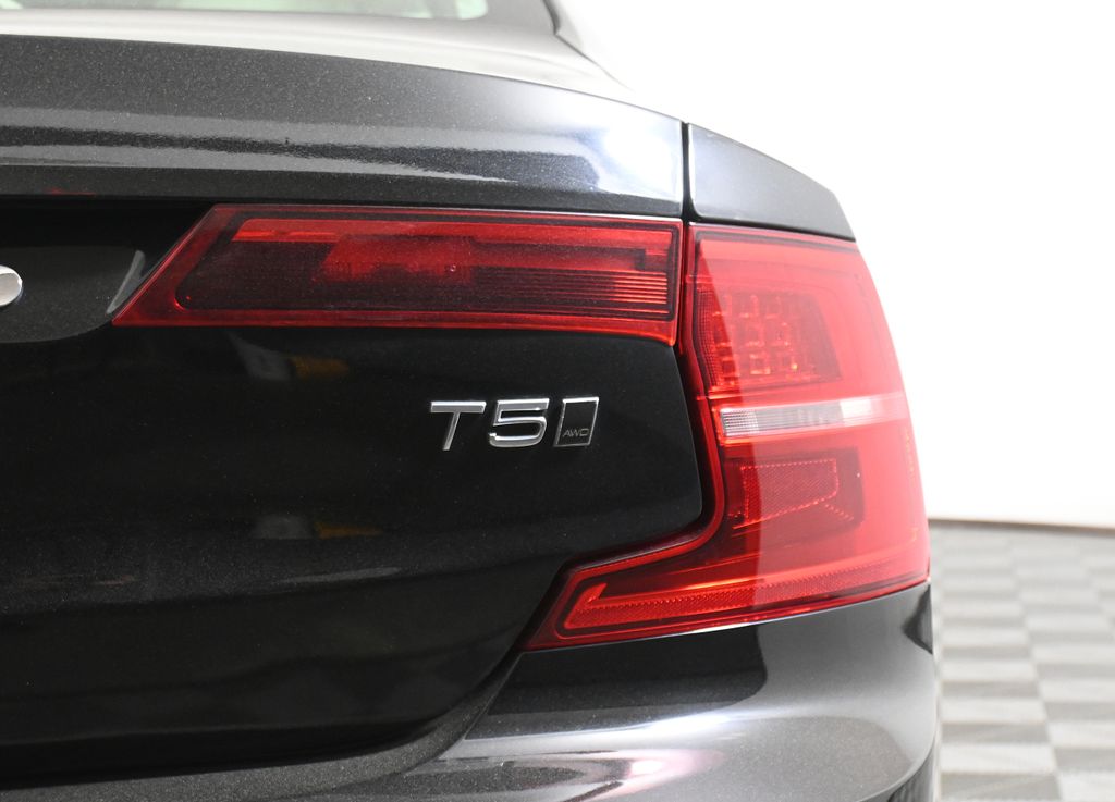 Thumbnail: 2018 Volvo S90 - 24