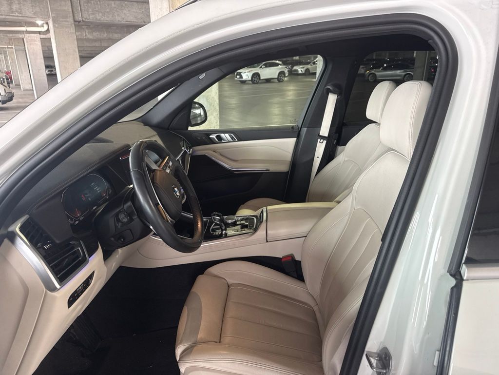 2021 BMW X5 sDrive40i White at Ultimate Motorsports