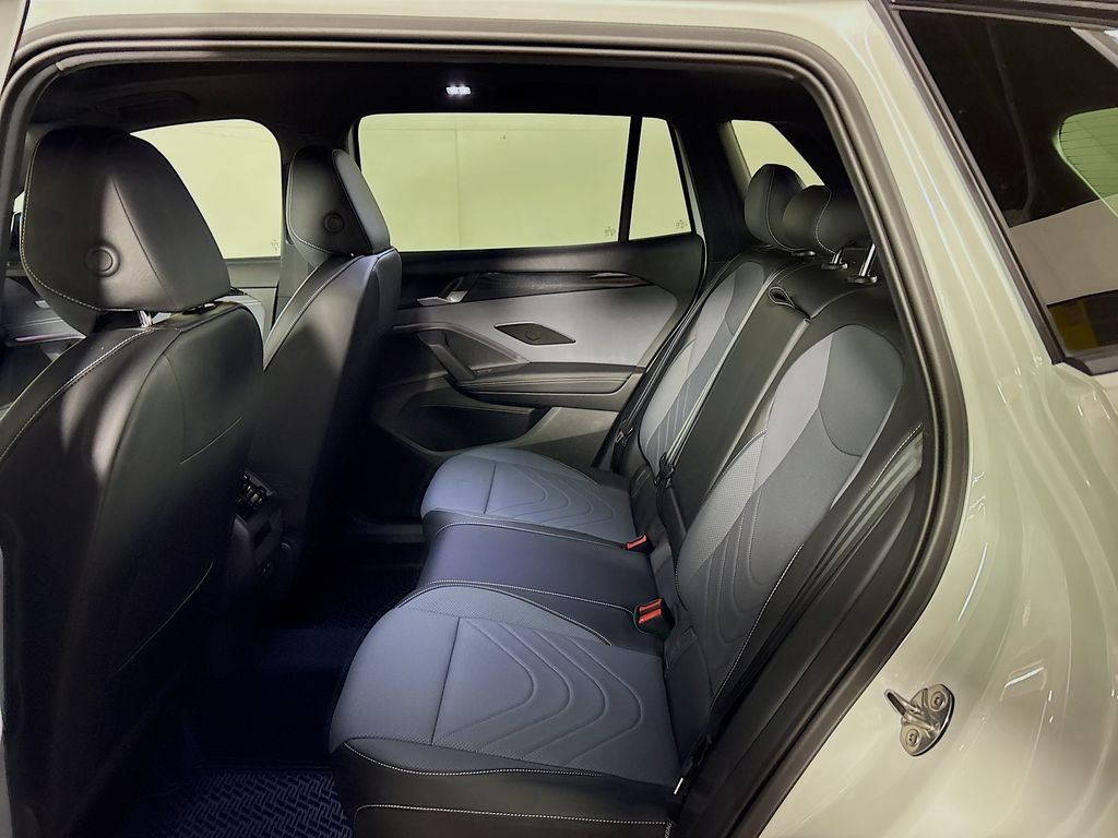 2025 Volkswagen Tiguan 2.0T SE R-Line Black