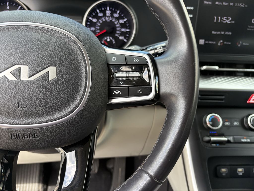 Used 2024 Snow White Pearl Kia LX image 17