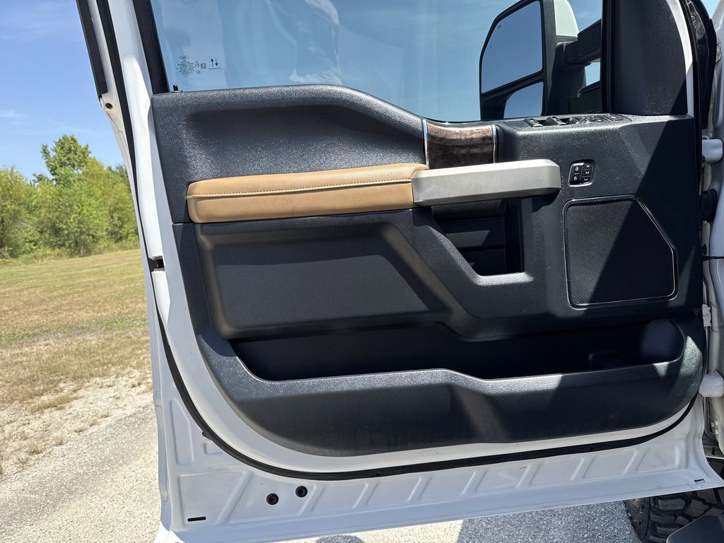 2022 Ford F-250SD Lariat - 9