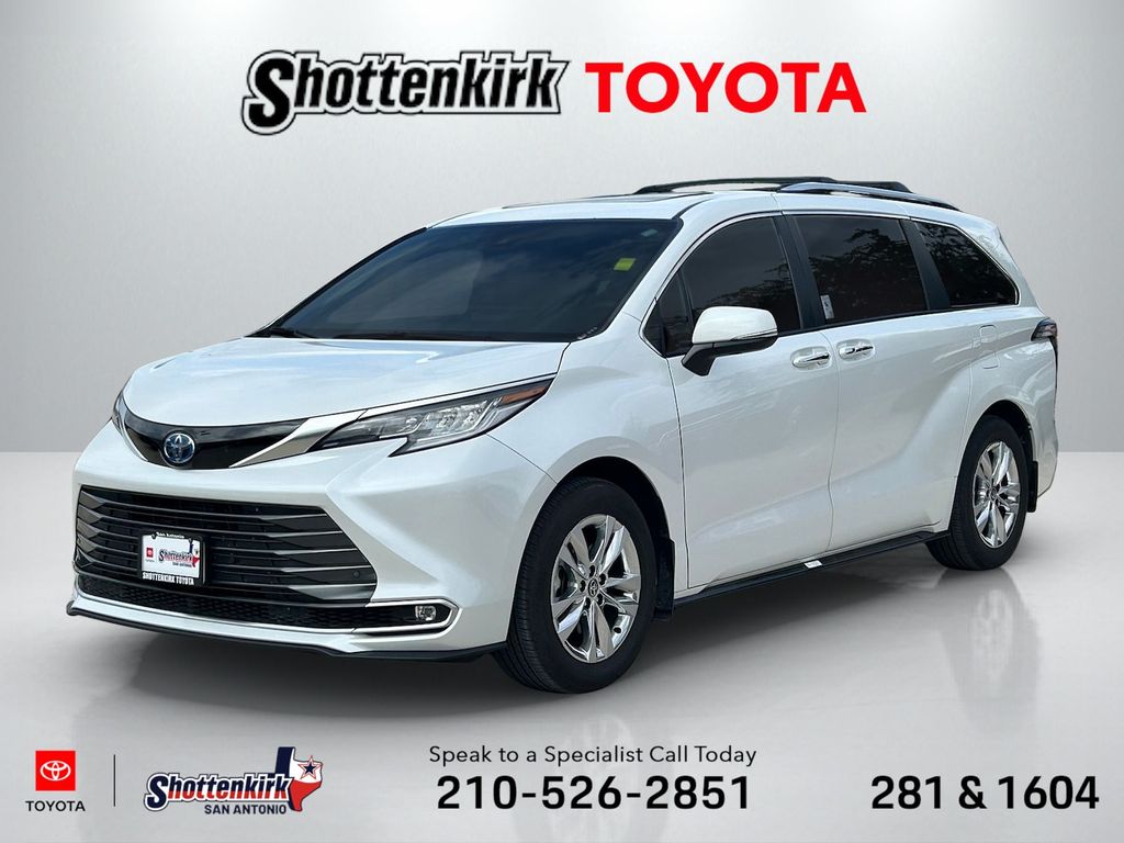 2025 Toyota Sienna Limited 7-Passenger Hybrid AWD's photo