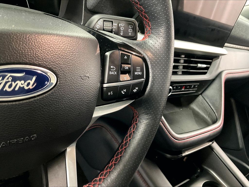 2025 Ford Explorer — photo 24