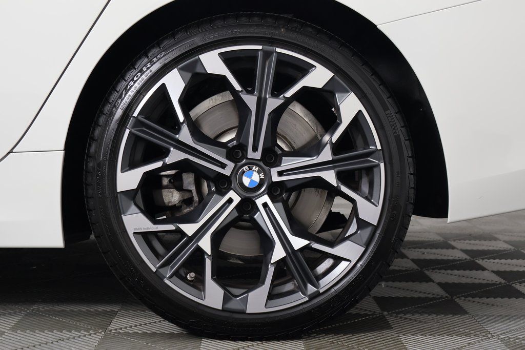Thumbnail: 2026 BMW 3 Series - 16