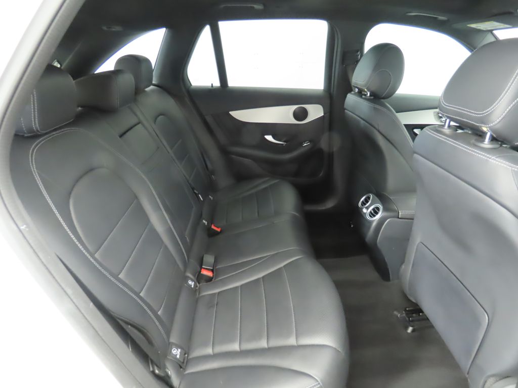 2022 Mercedes-Benz GLC 300 22