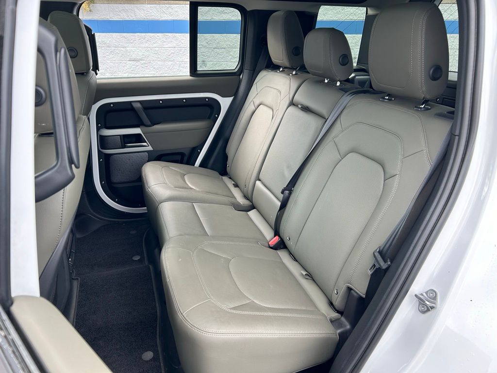 2024 Land Rover Defender 110 19