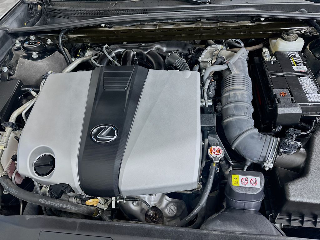 Thumbnail: 2022 Lexus ES - 30