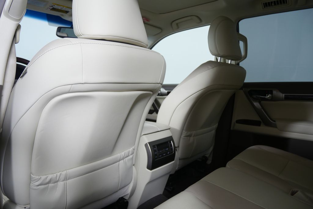 Thumbnail: 2019 Lexus GX - 18