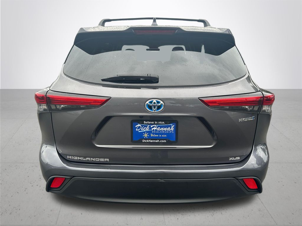 2022 Toyota Highlander Hybrid XLE