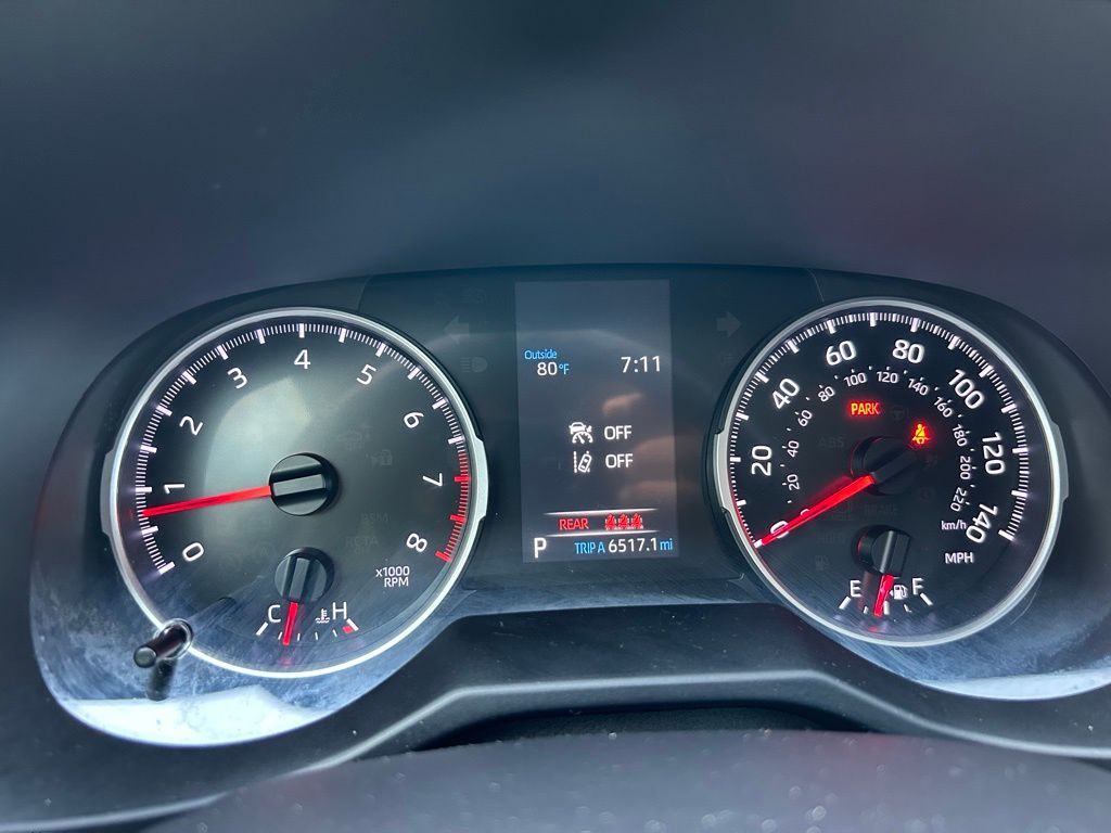 2022 Toyota RAV4 LE 17