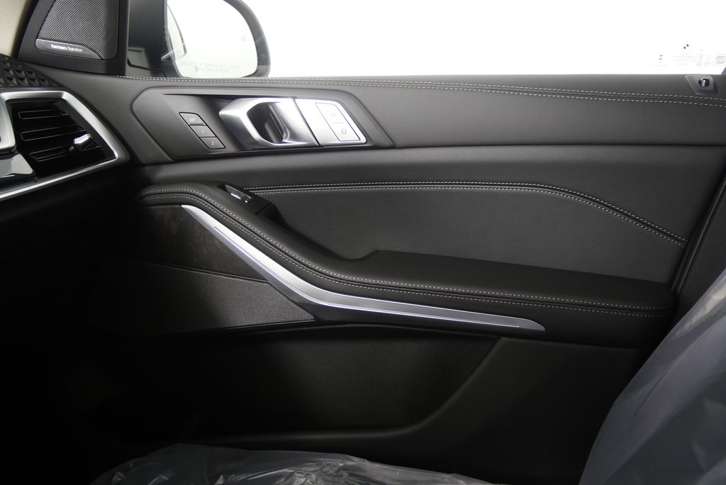 2026 BMW X7 xDrive40i 27