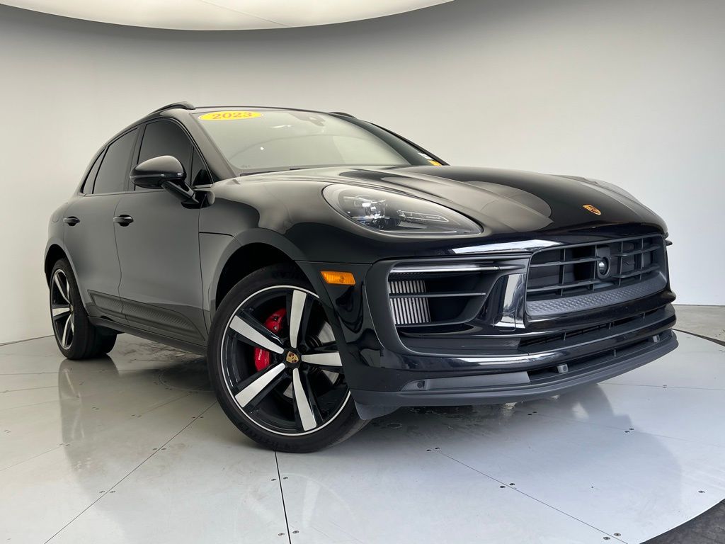 Thumbnail: 2023 Porsche Macan - 24