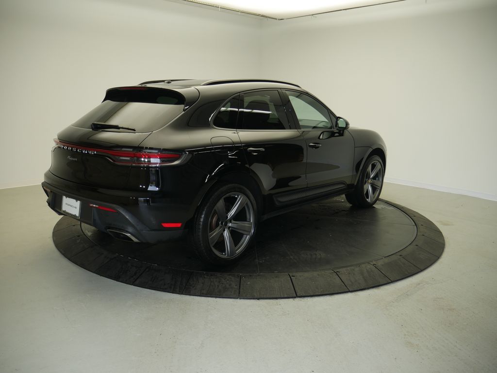 Thumbnail: 2023 Porsche Macan - 7