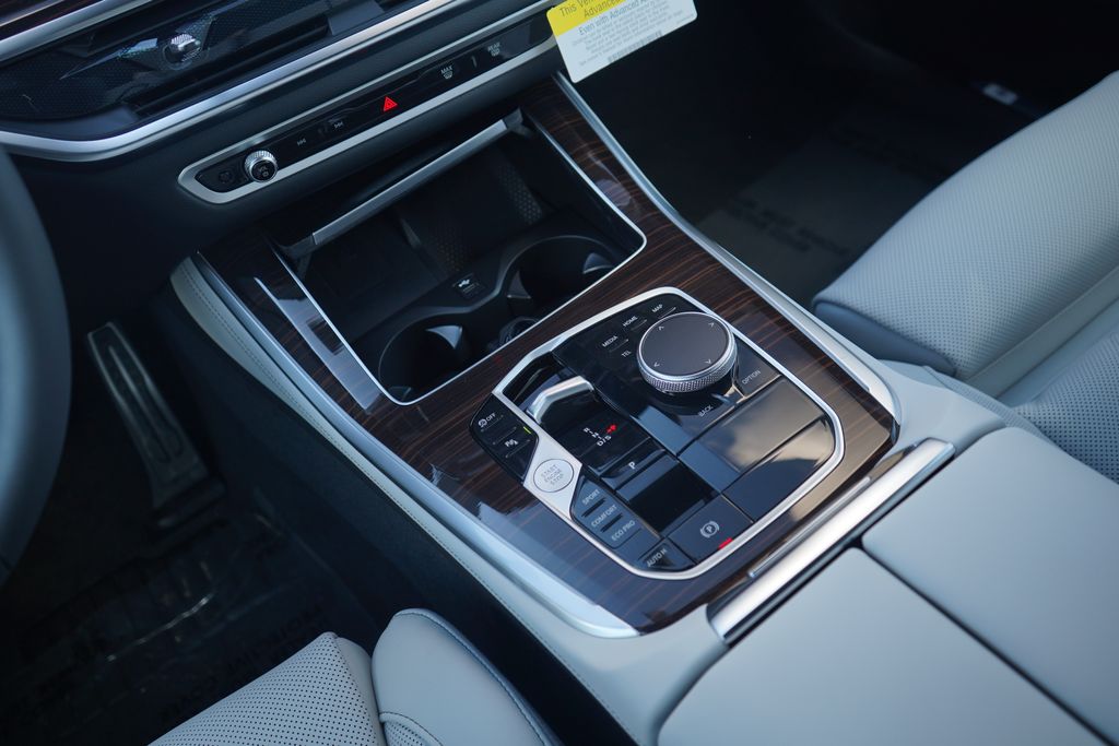 Thumbnail: 2026 BMW X5 - 19