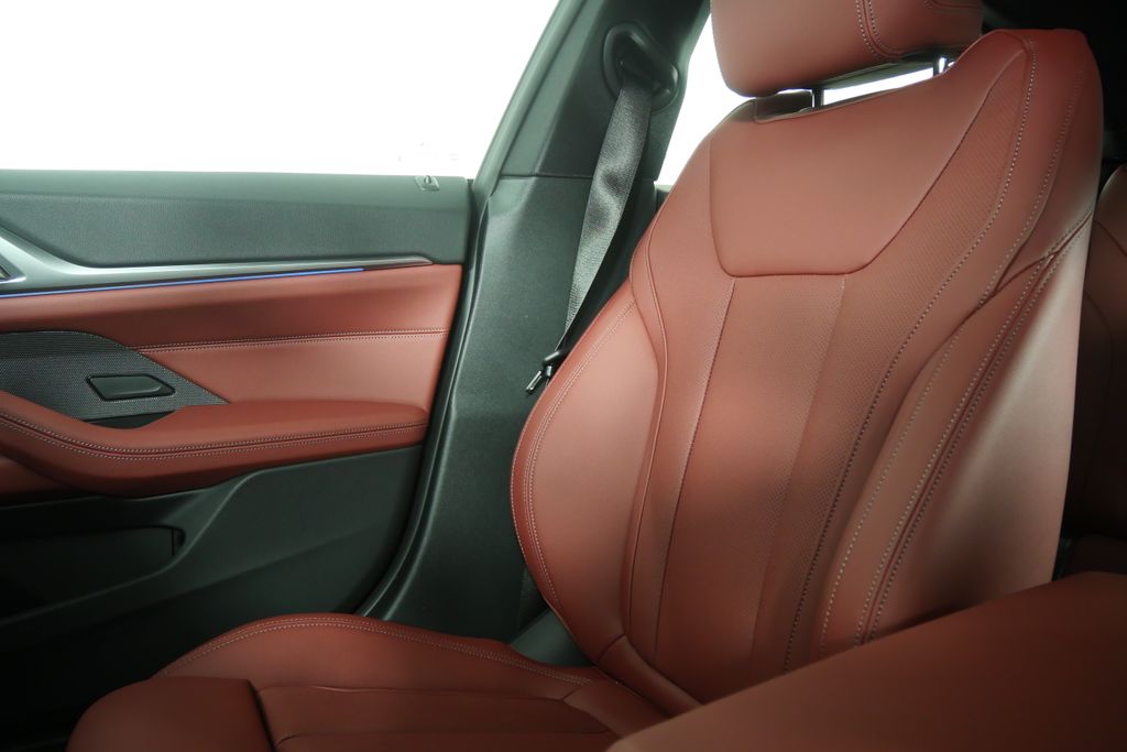 Thumbnail: 2026 BMW i4 - 24