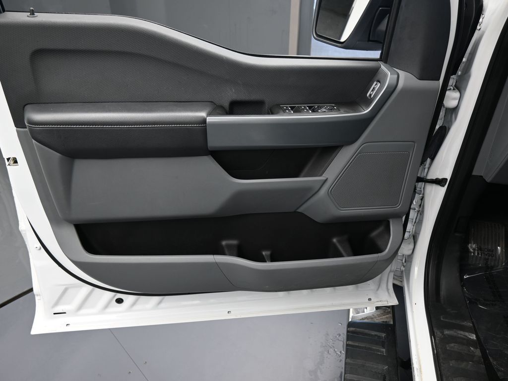Used 2023 Oxford White Ford XLT image 12