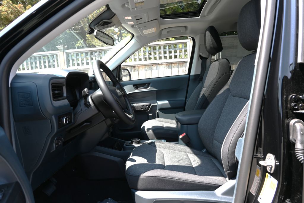 2025 Ford Maverick XLT photo 2