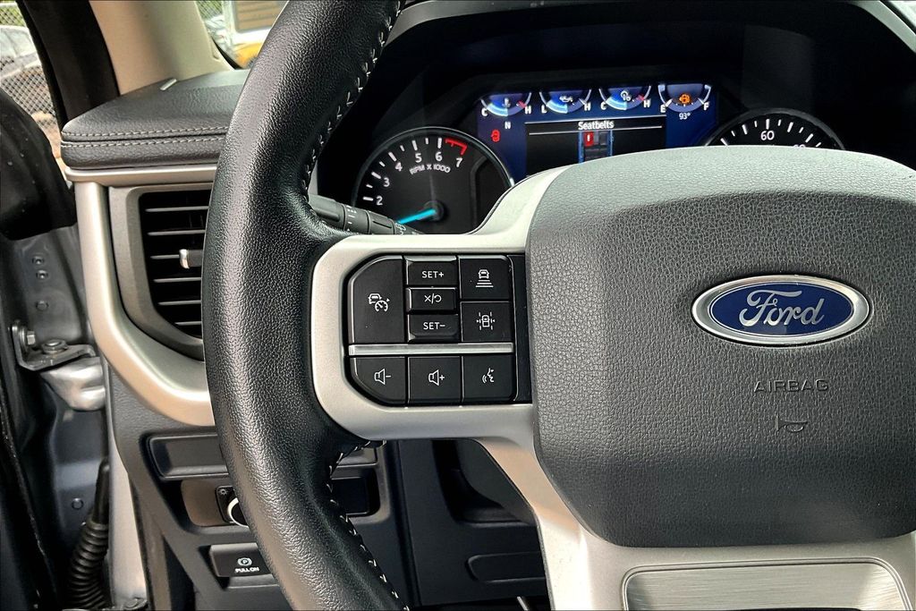 2023 Ford Expedition XLT - 11