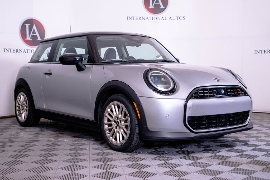 Melting Silver III Met 2025 MINI Cooper Hatchback Front-Wheel Drive 7-Speed Automatic