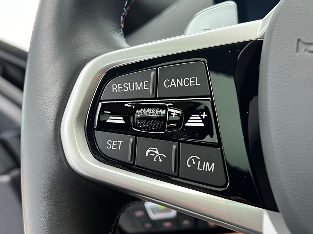 Thumbnail: 2025 BMW 3 Series - 19