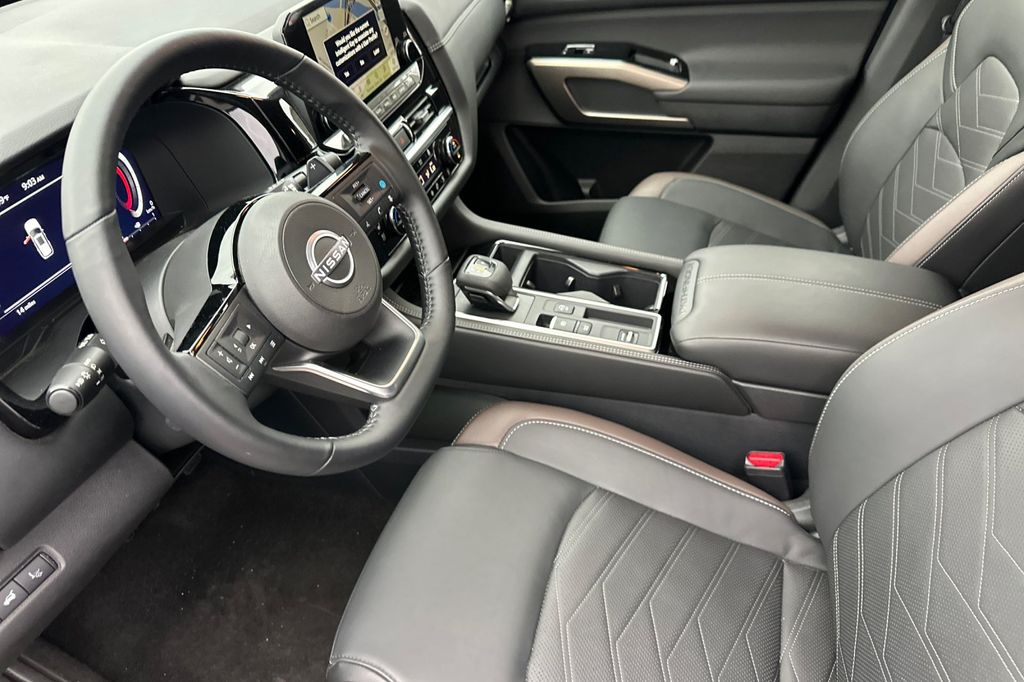2025 Nissan Pathfinder Platinum - Photo 7