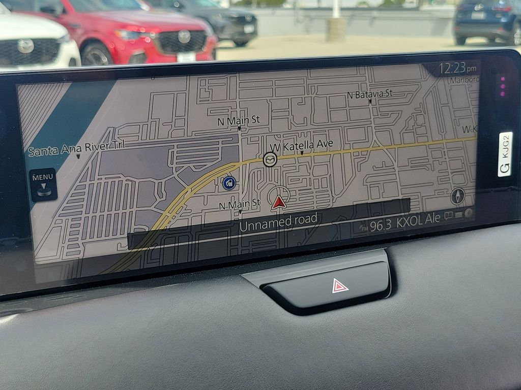 View vehicle photo 7