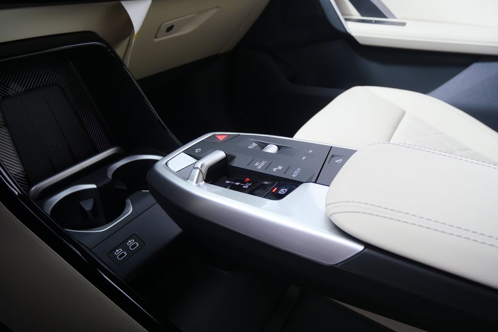 2025 BMW X1 xDrive28i 23