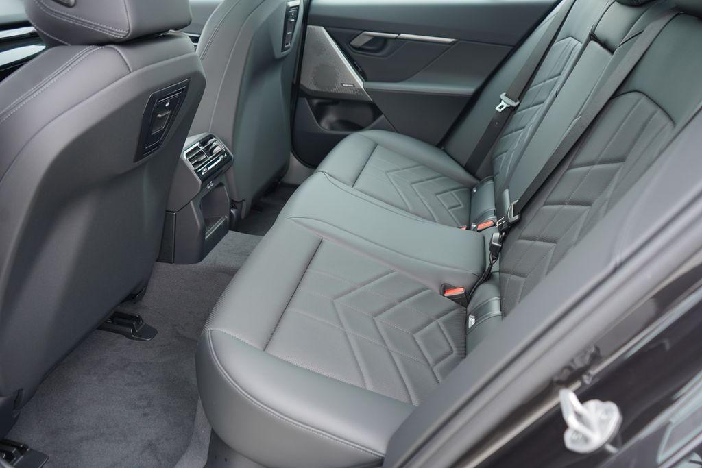 Thumbnail: 2026 BMW i5 - 20