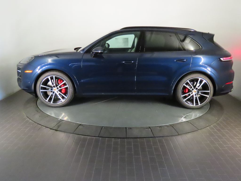 Thumbnail: 2026 Porsche Cayenne - 2